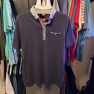 STEEL AND JELLY POLO WITH FLORAL COLLAR